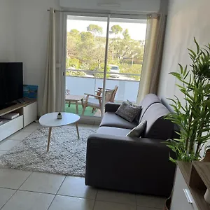 Appartement Lumineux Climatise Avec Terrasse, La Ciotat