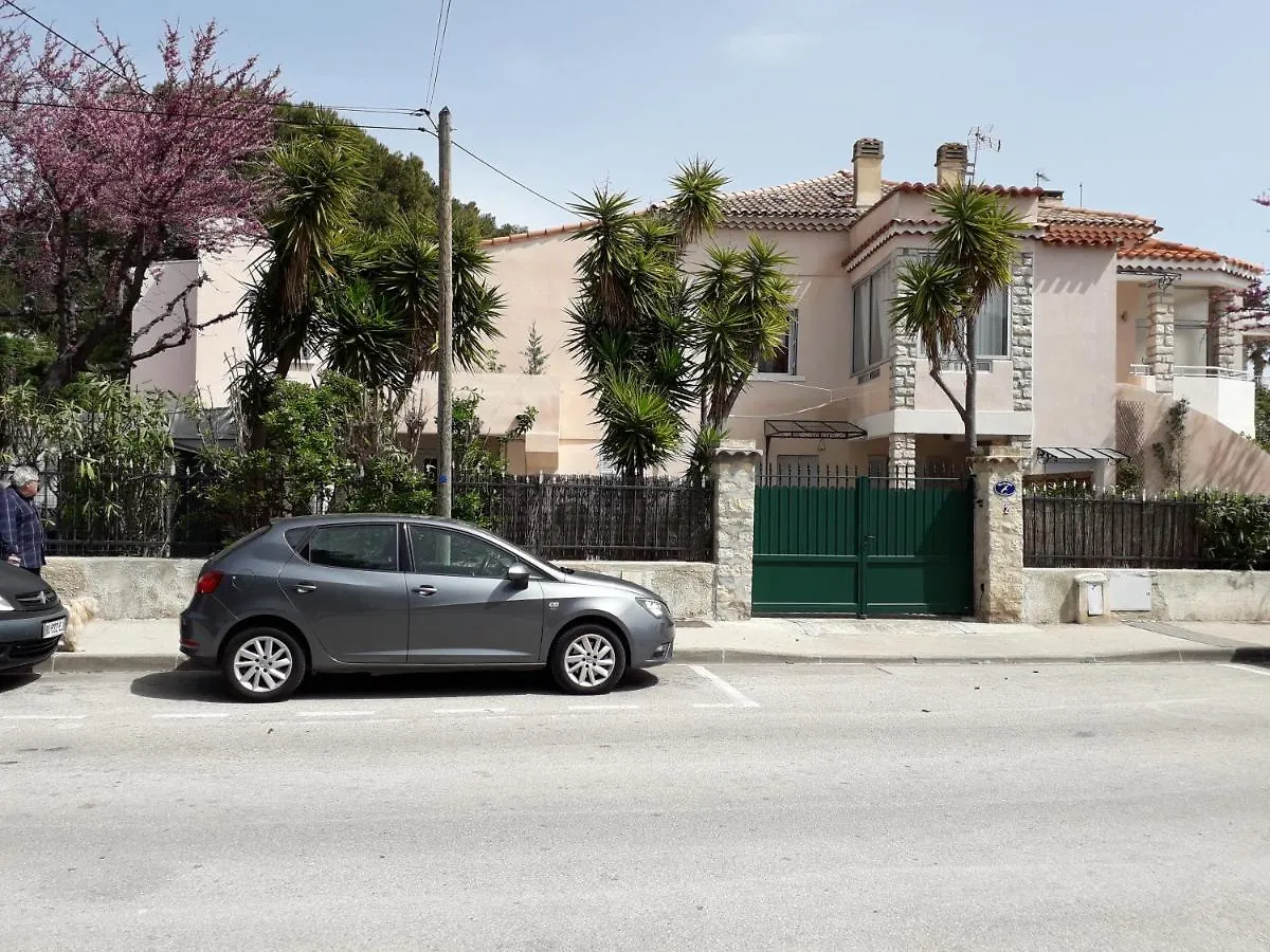 Villa Du Golfe T3 En Bord De Plage La Ciotat 0*,  France